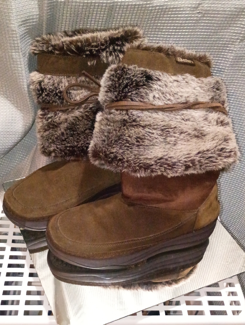 Skechers Women's Brown Faux Fur Cuff Suede Winter Boots